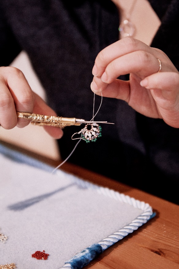 欧式串珠扇形耳饰